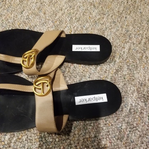 Kellparker Brielle Tan Sandals  Women’s Size 9.5 Gold GG Logo Embellishment Shoe - Picture 5 of 13